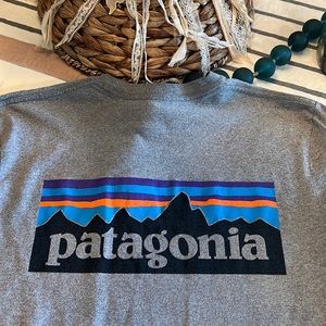 Patagonia Men’s Small regular fit long sleeved T shirt S outdoor wear